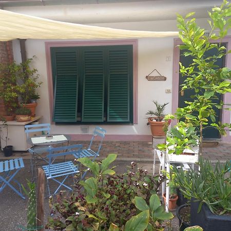 ליבורנו "La Casita", 2 Floors Apartment, Private Parking 1 Car Or 2 Bikes, Air-Cond And Terrace מראה חיצוני תמונה