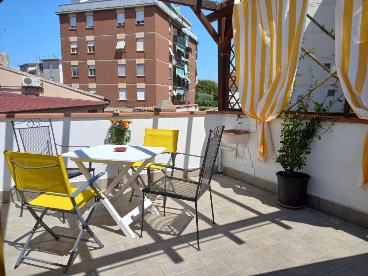 ליבורנו "La Casita", 2 Floors Apartment, Private Parking 1 Car Or 2 Bikes, Air-Cond And Terrace מראה חיצוני תמונה